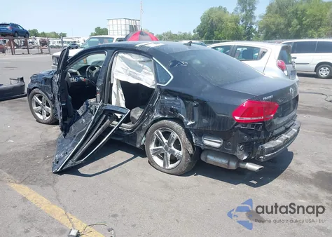 2013 Volkswagen Passat 2.5L Se from USA, damaged, VIN 1VWBP7A3XDC062979